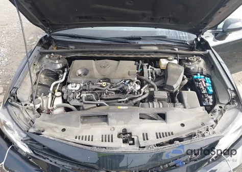 2021 Toyota Camry Le Hybrid z USA, uszkodzony, nr VIN 4T1C31AK3MU554394